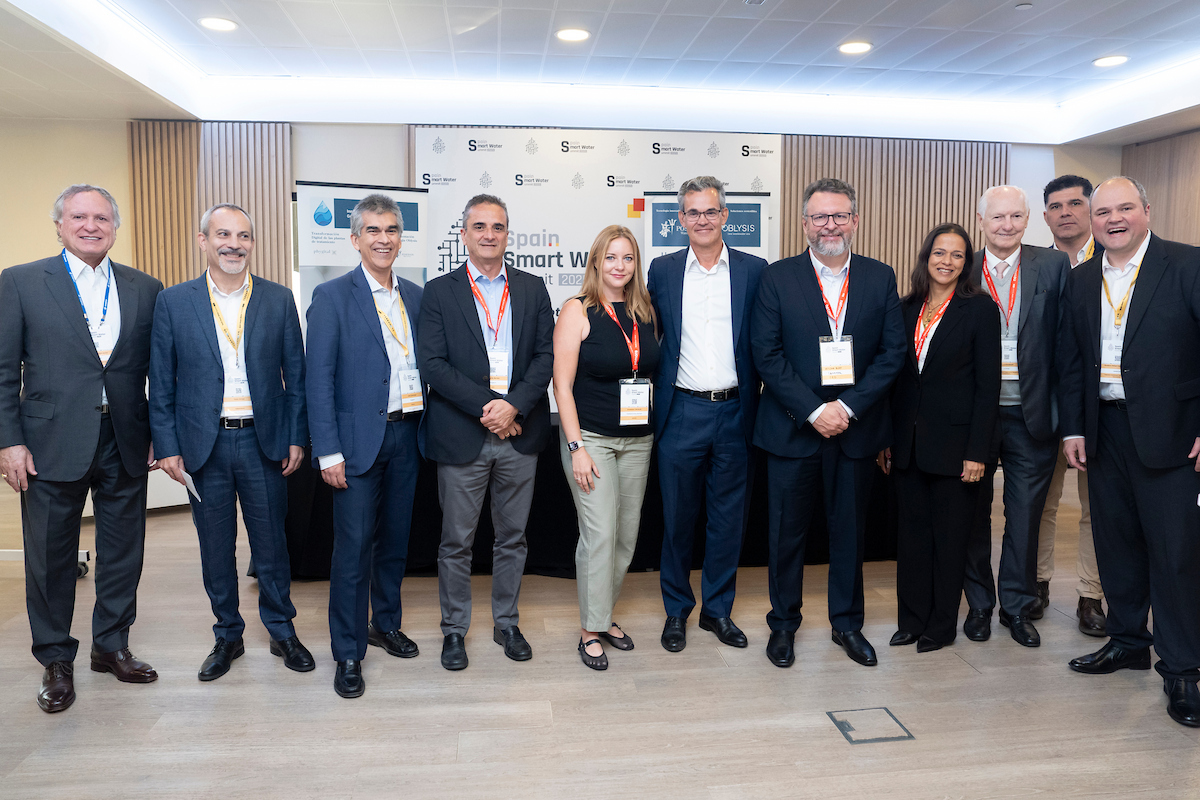 Representantes da Sanepar e das empresas Poseidon e Scubic