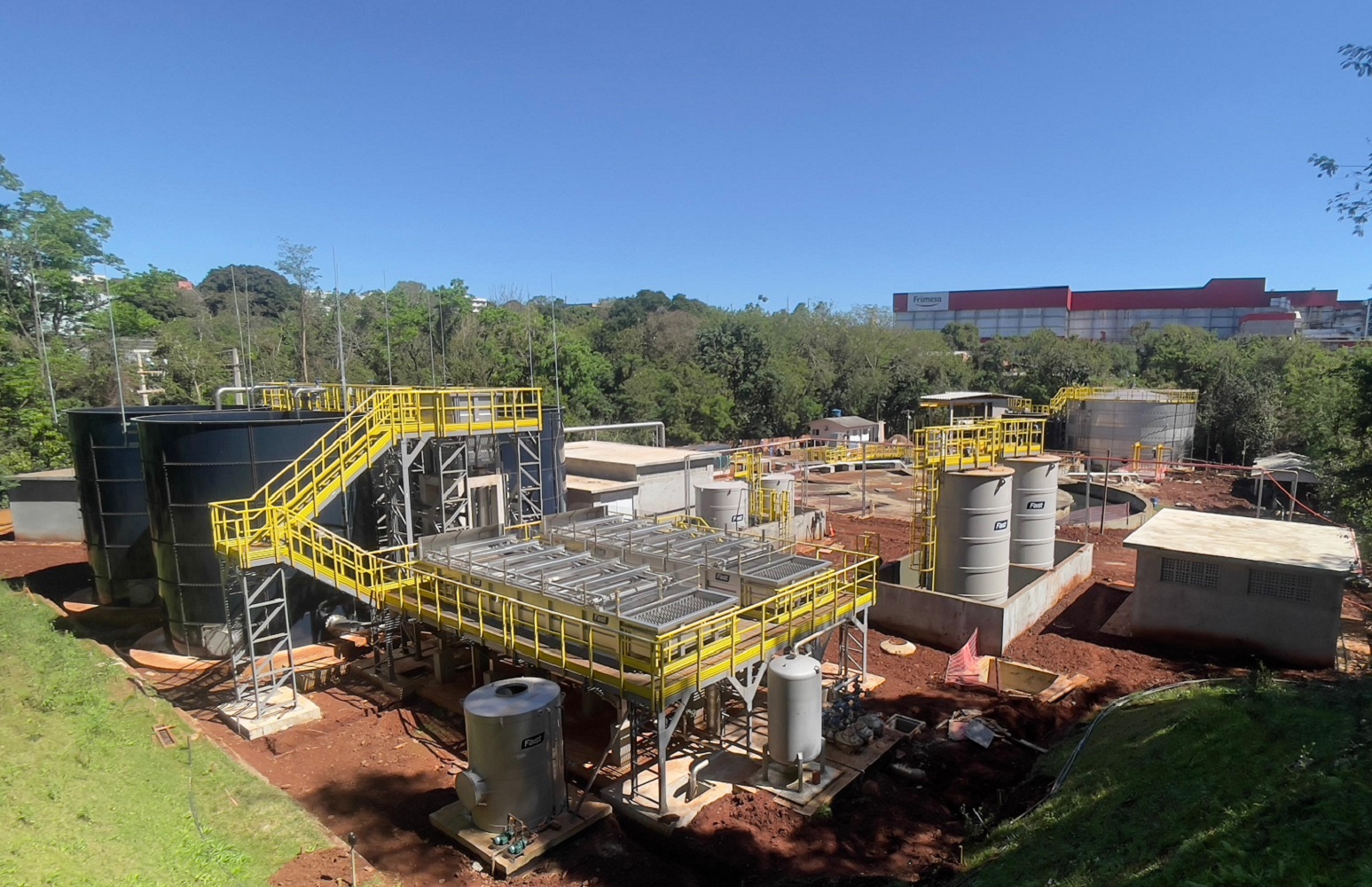 obras de uma estação de tratamento de esgoto