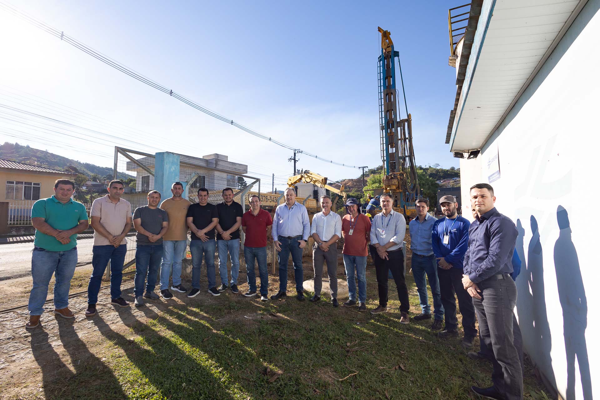 Equipe da Sanepar, Prefeitura e Câmara de Vereadores visitam obra
