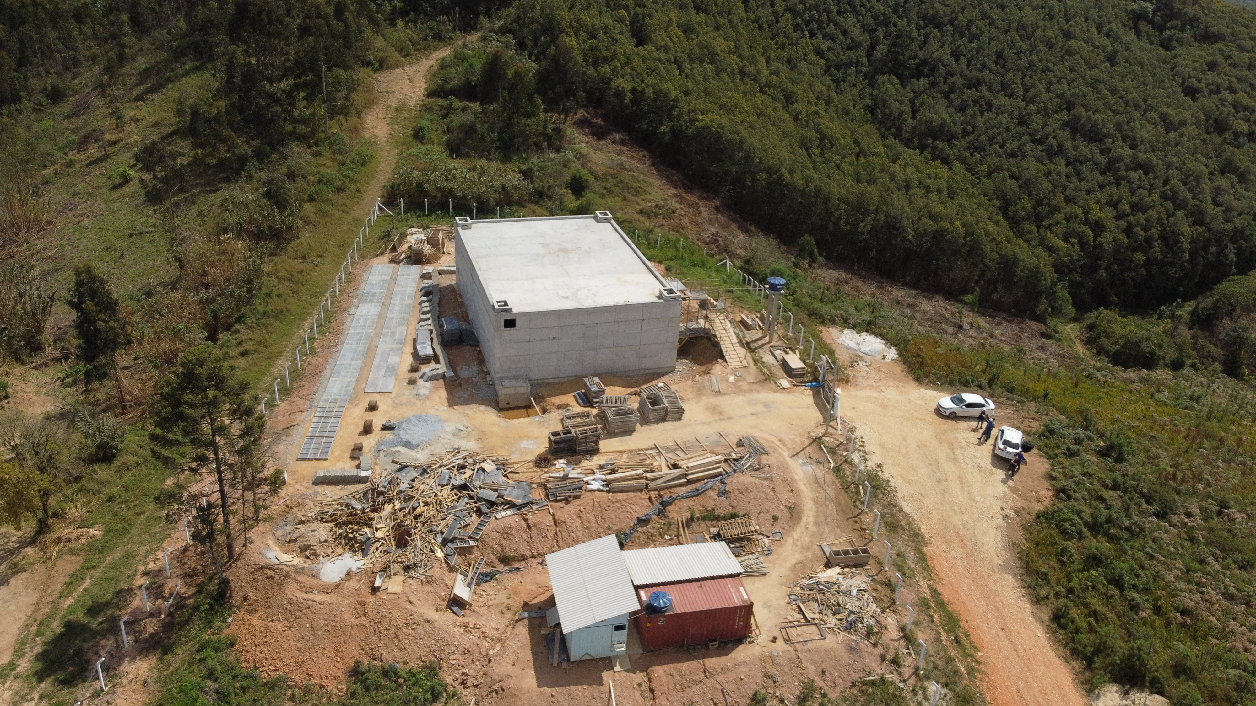 Imagem aérea da construção do novo reservatório de Itaperuçu