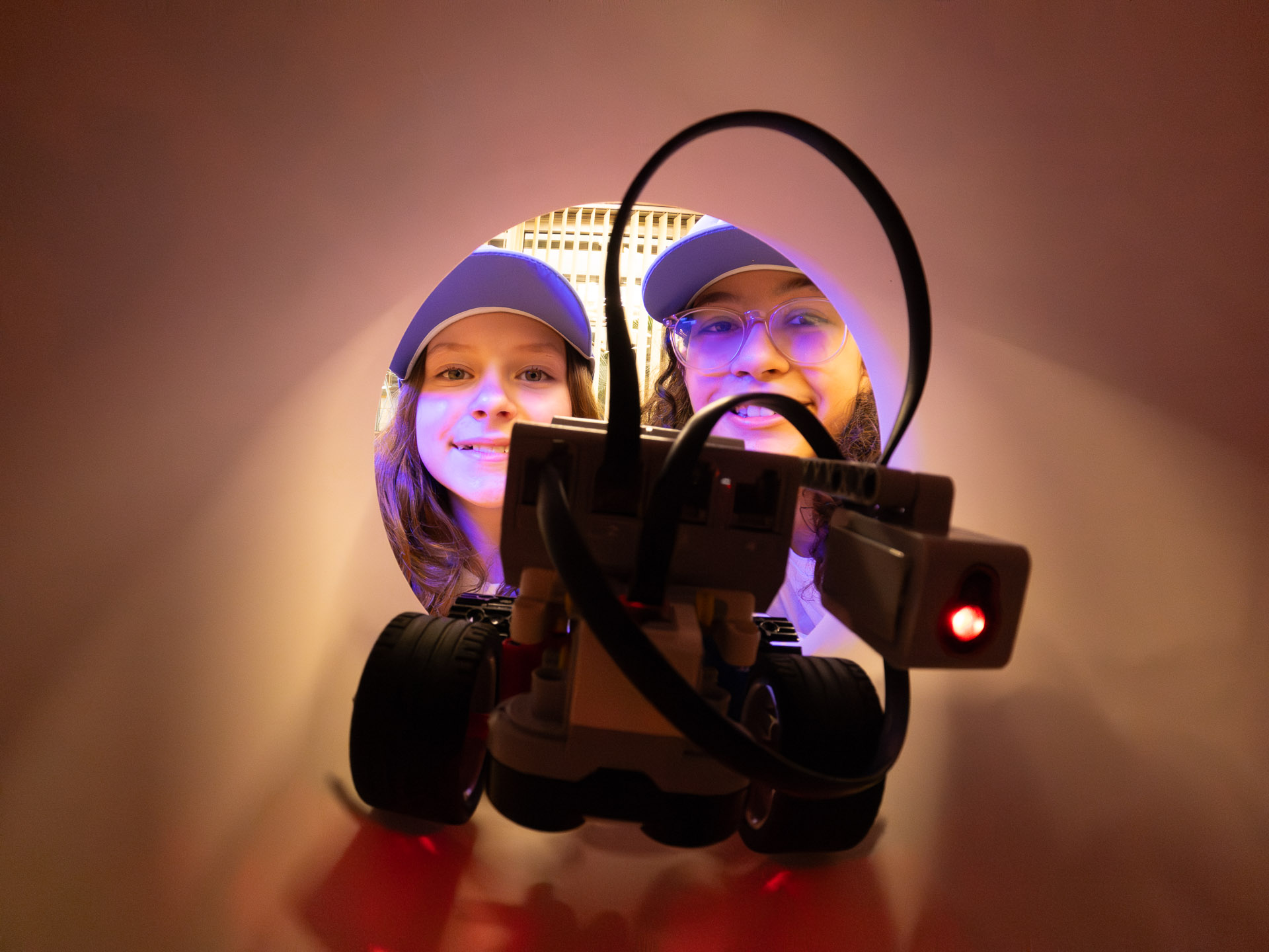 estudantes fazem robô que identifica vazamento