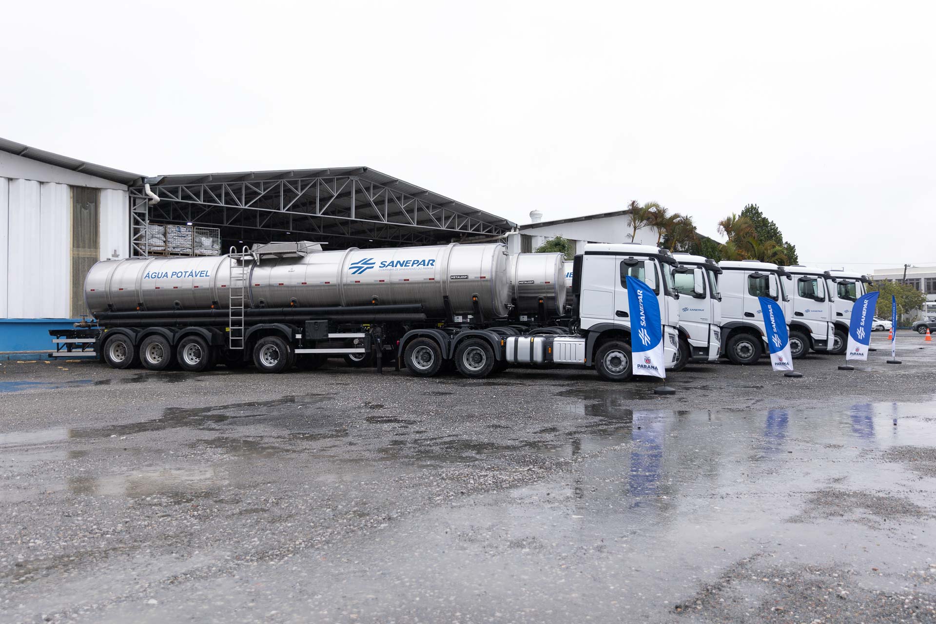 Nova frota de caminhões-pipa