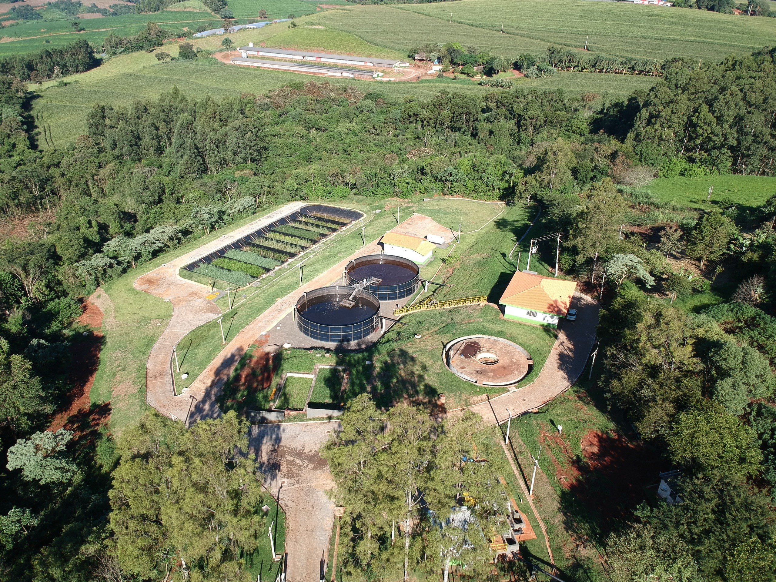 Implantação e ampliação dos sistemas de coleta e tratamento de esgoto fazem parte das ações nos municípios atendidos pela Sanepar e contemplados no programa Rota do Progresso (ETE Vera Cruz do Oeste / Sanepar)