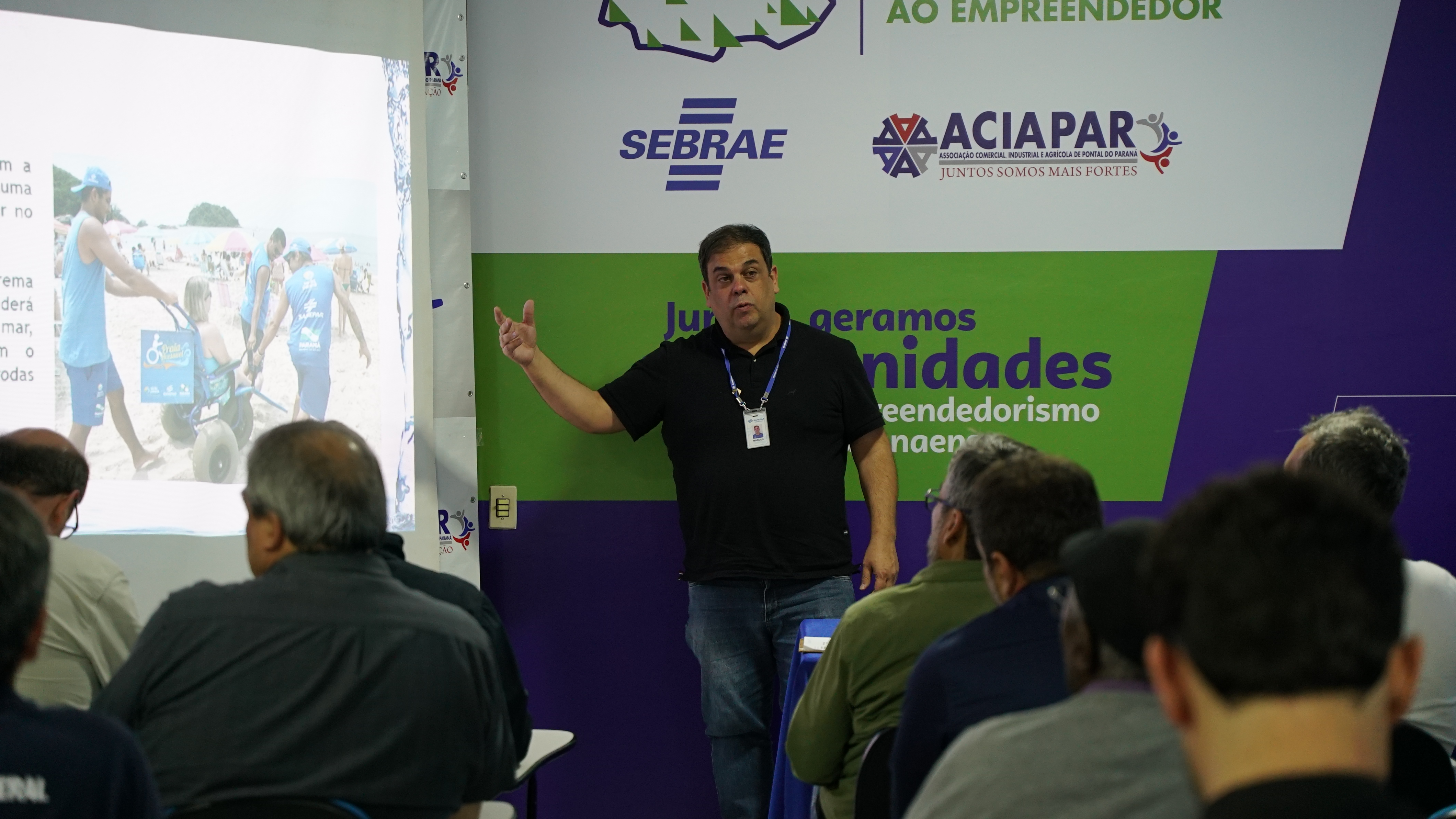 Reunião entre Sanepar, empresários, autoridades e moradores em Pontal do Paraná 