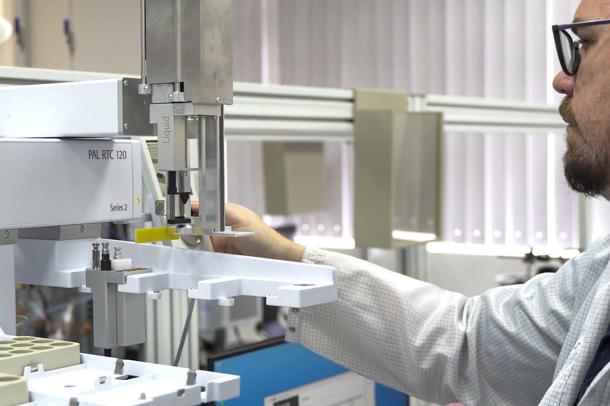 Laboratorio de análises da Sanepar em Curitiba