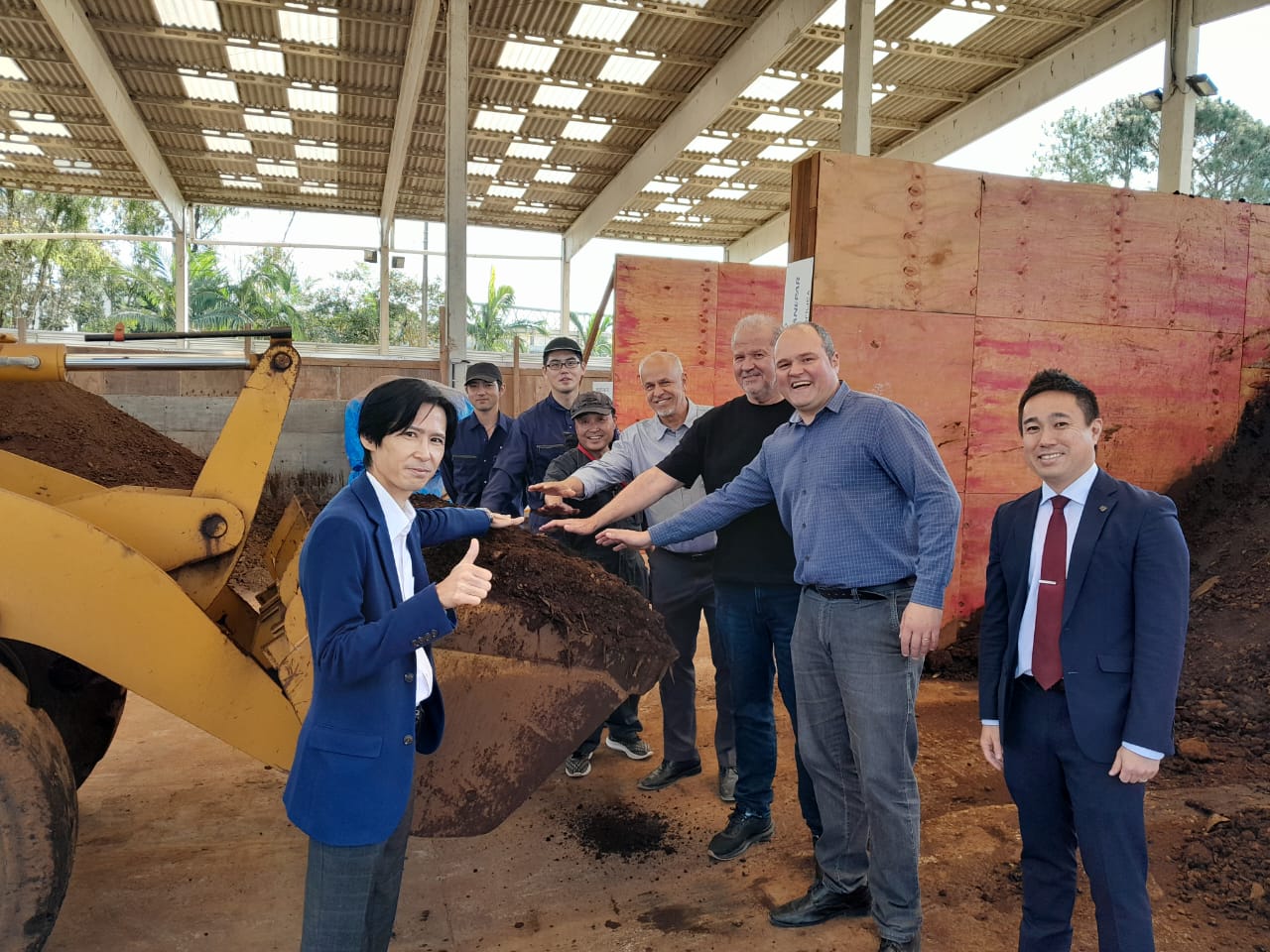 Representantes da japoensa Kyowa Kako em visita às instalações da Sanepar