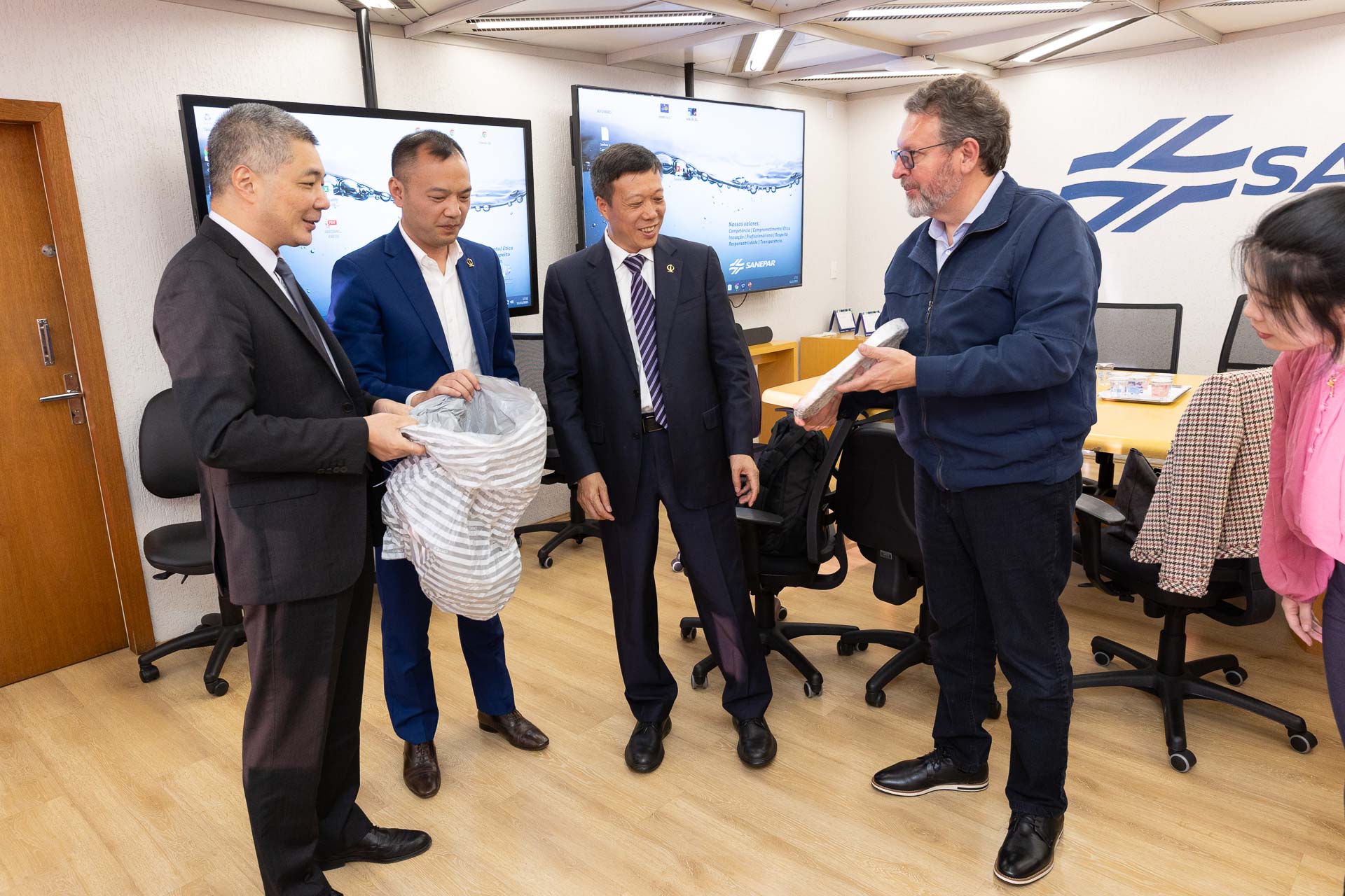 Sanepar se consolida como referência global