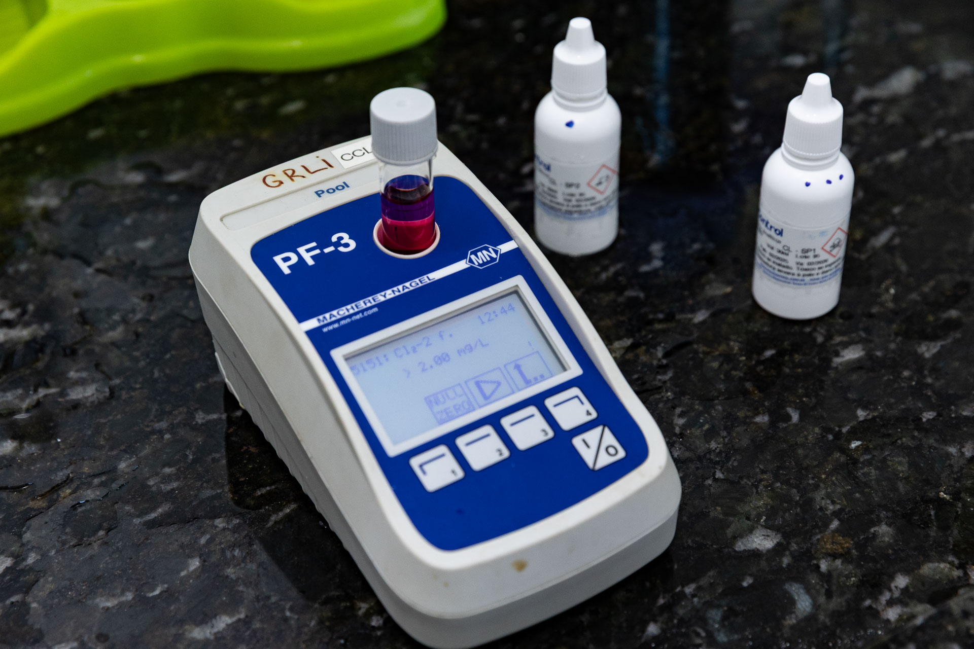 Amostra de caixa-d’água limpa recentemente apresentou o maior nível de cloro.