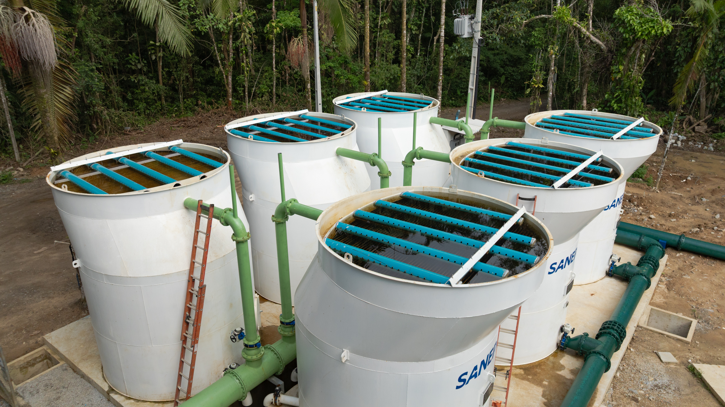 O novo sistema de pré-tratamento da água tem capacidade para tratar 120 litros de água por segundo. 