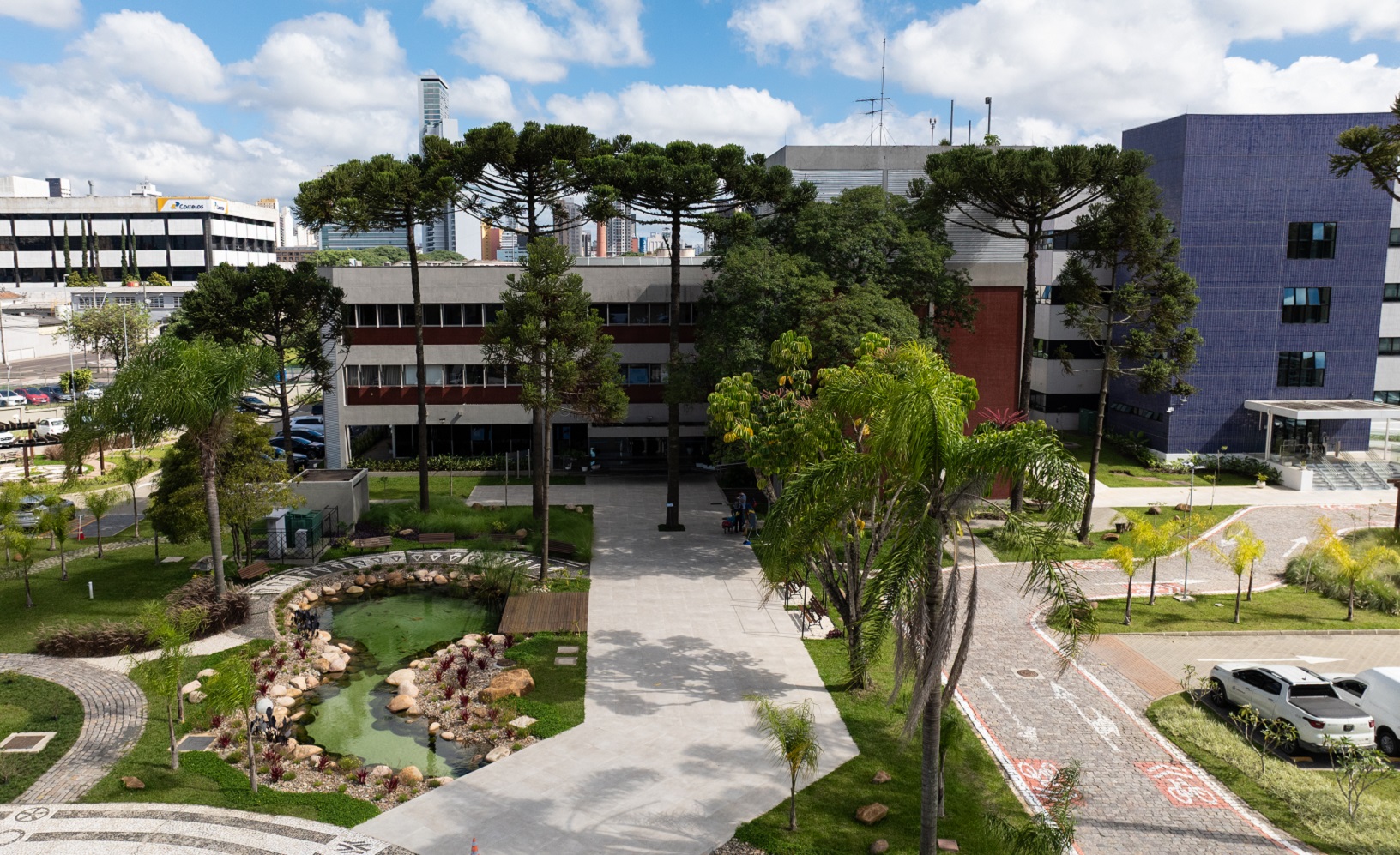 Sede Sanepar na Rua Engenheiros Rebouças