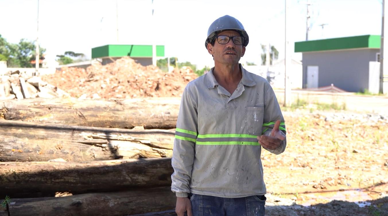 Equipes de trabalho em obras desenvolvidas pela Sanepar