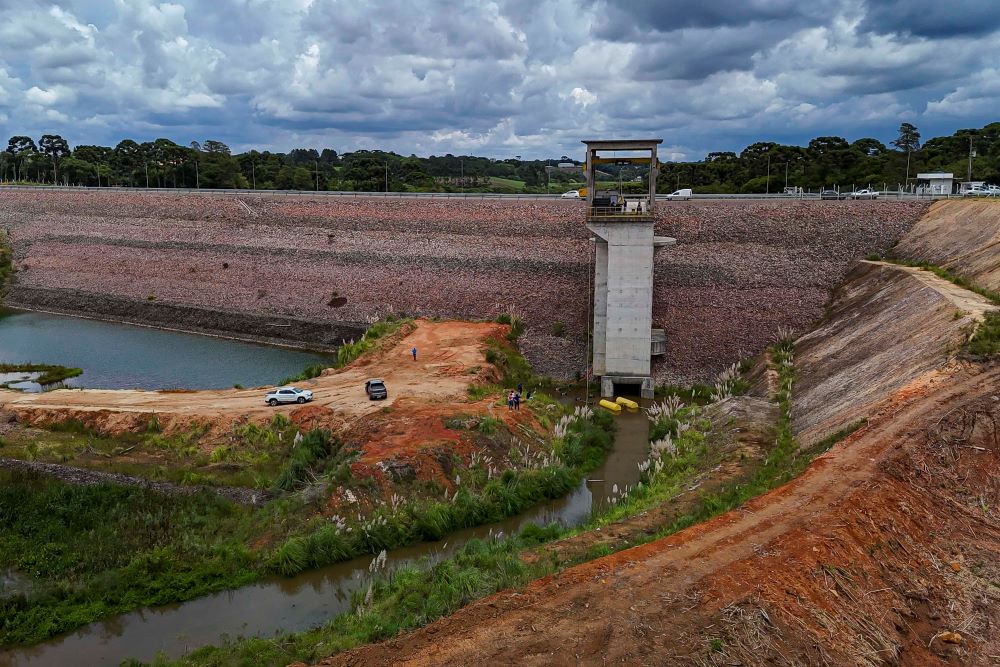 Sanepar inicia enchimento da Represa Miringuava