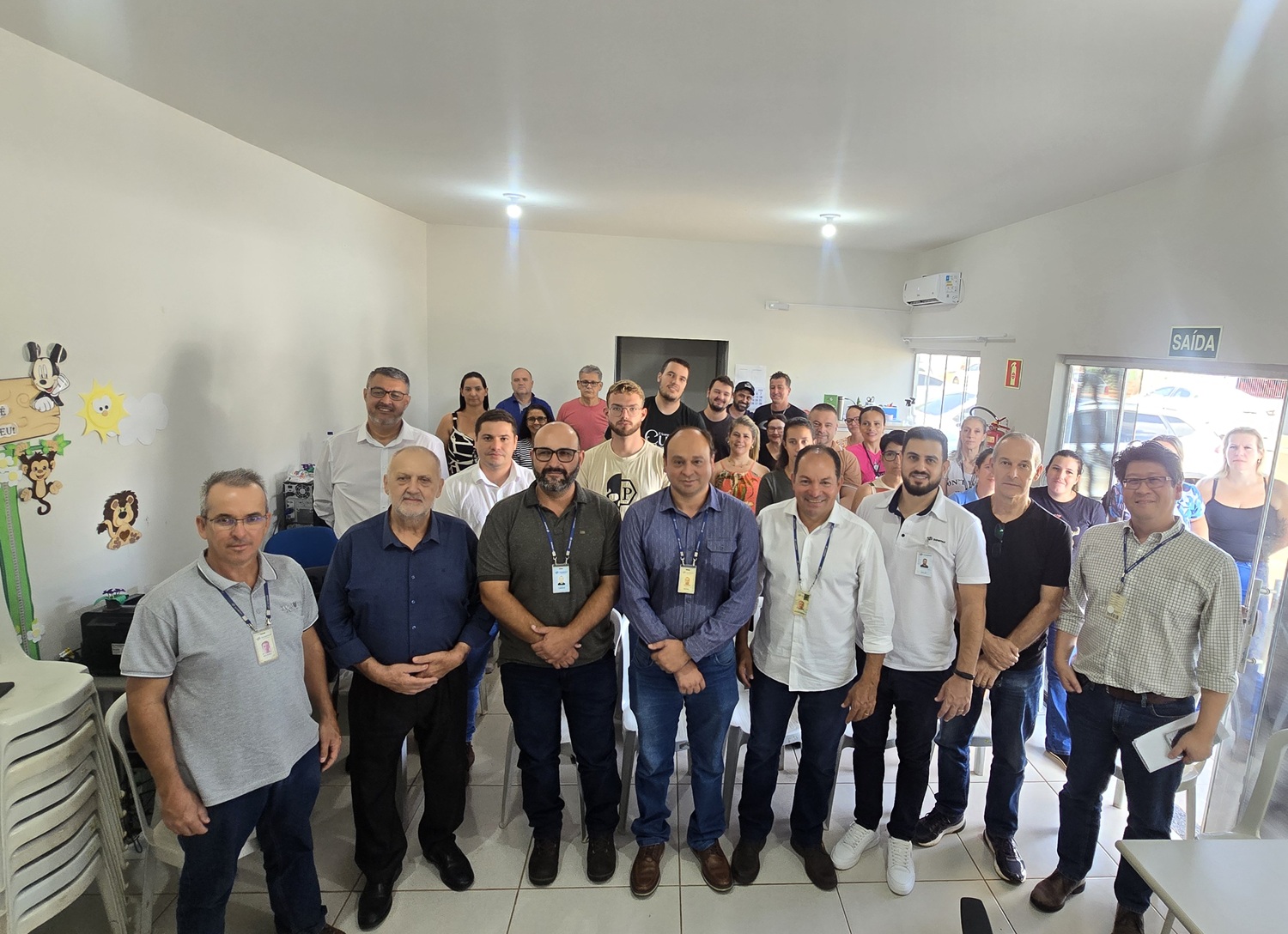 autoridades em reunião 