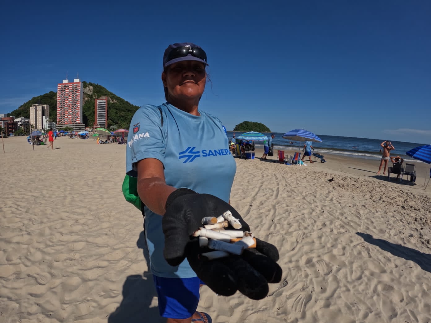 gincana de coleta de bitucas de cigarro nas praias do Paraná