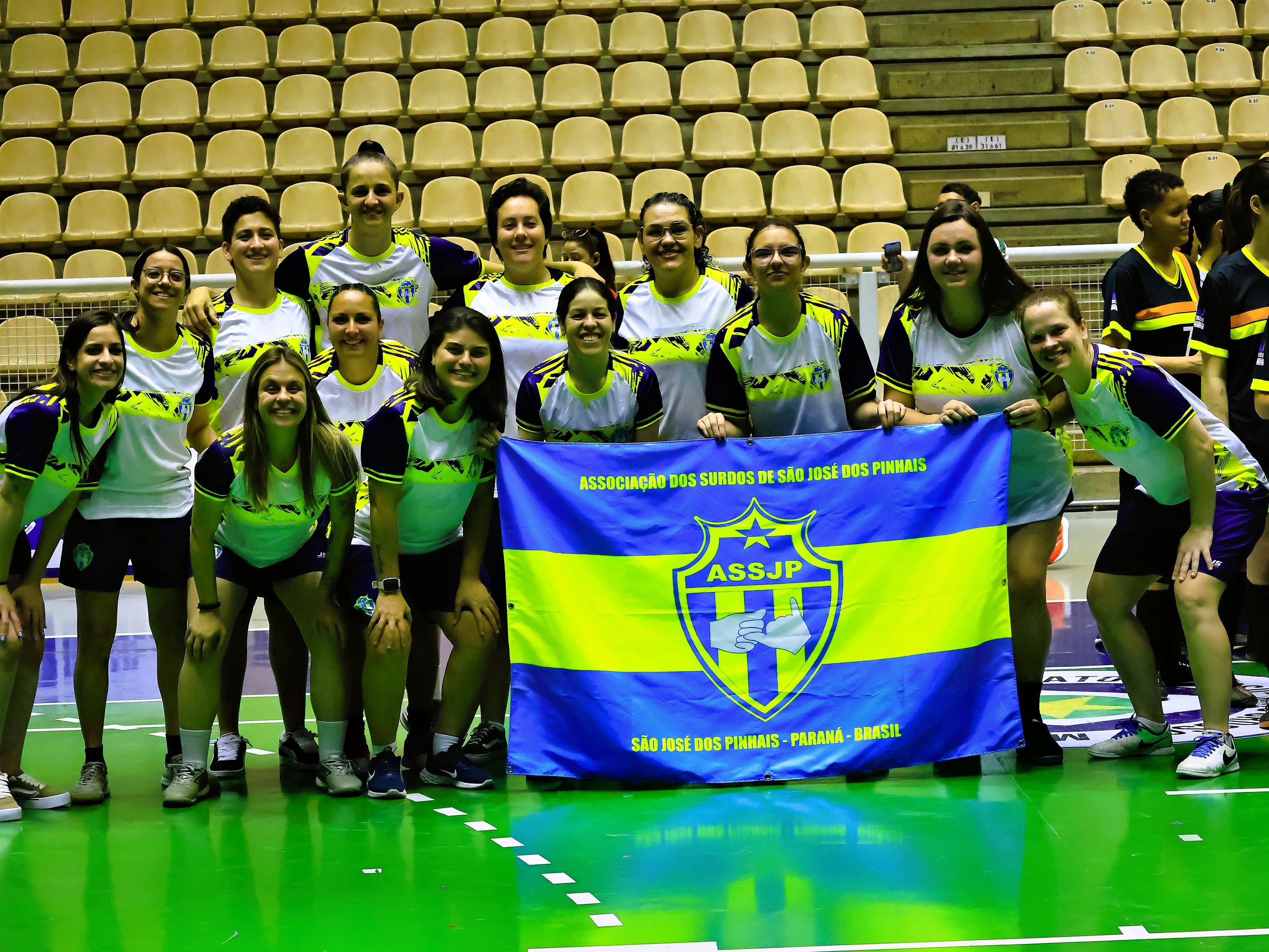 Sanepar patrocina time feminino de futsal para surdos em mundial de clubes