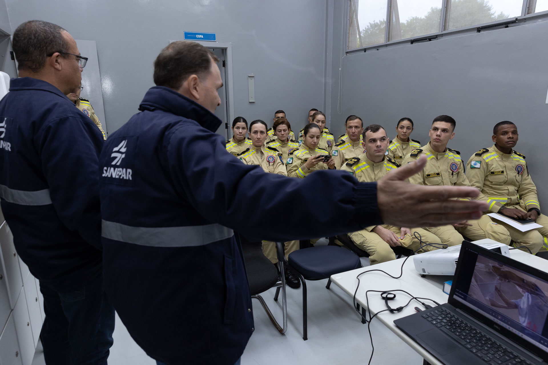 Sanepar contribui na formação de cadetes do Corpo de Bombeiros.