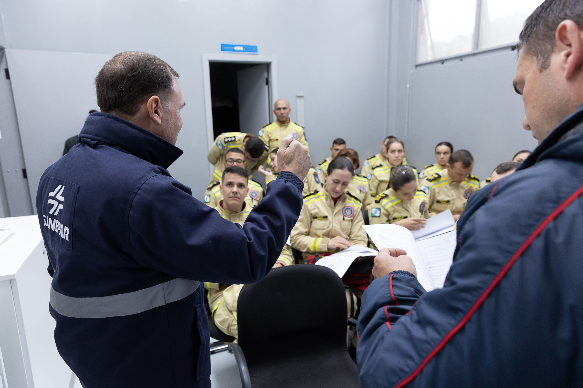 Sanepar contribui na formação de cadetes do Corpo de Bombeiros.