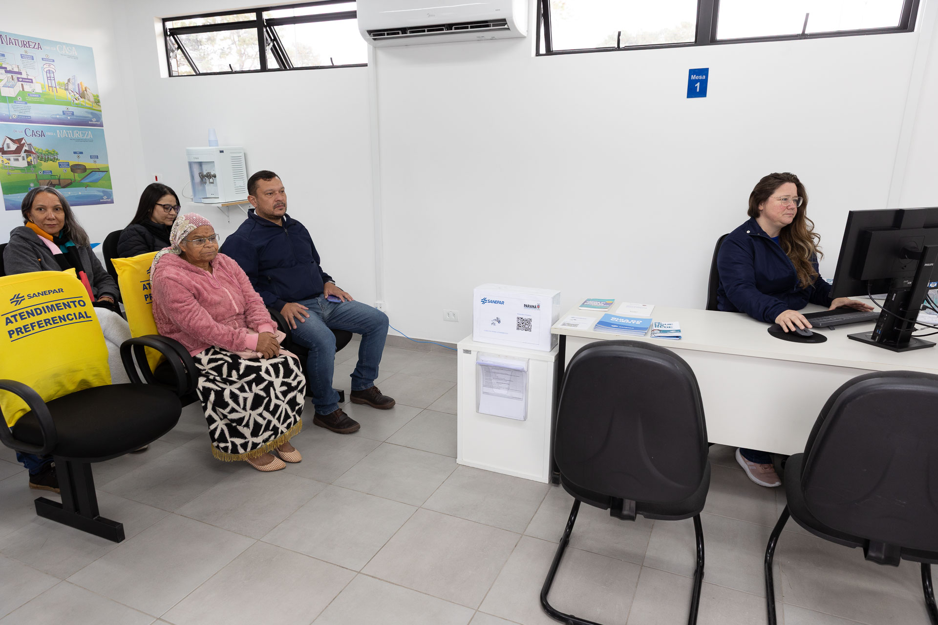 Clientes na Central de Relacionamento de São José dos Pinhais