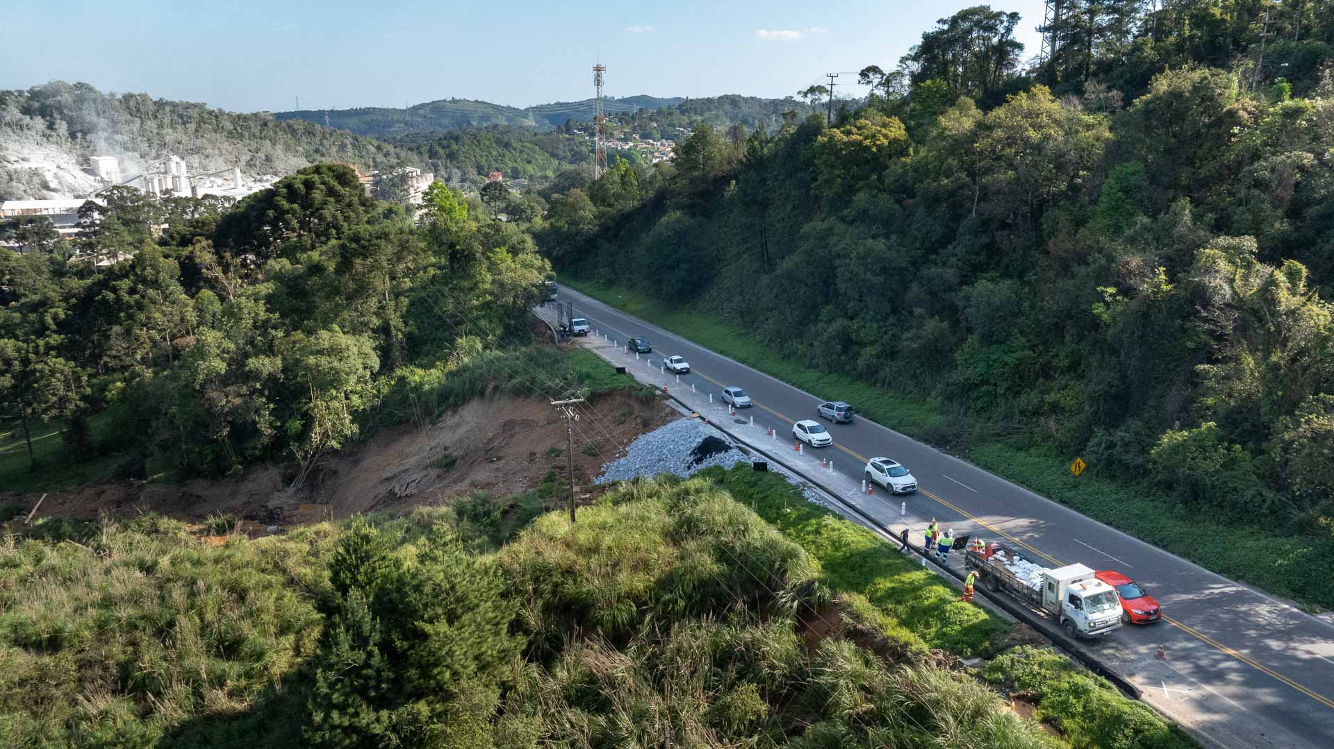 Trecho da estrada do qual ocorreu obras da nova adutora