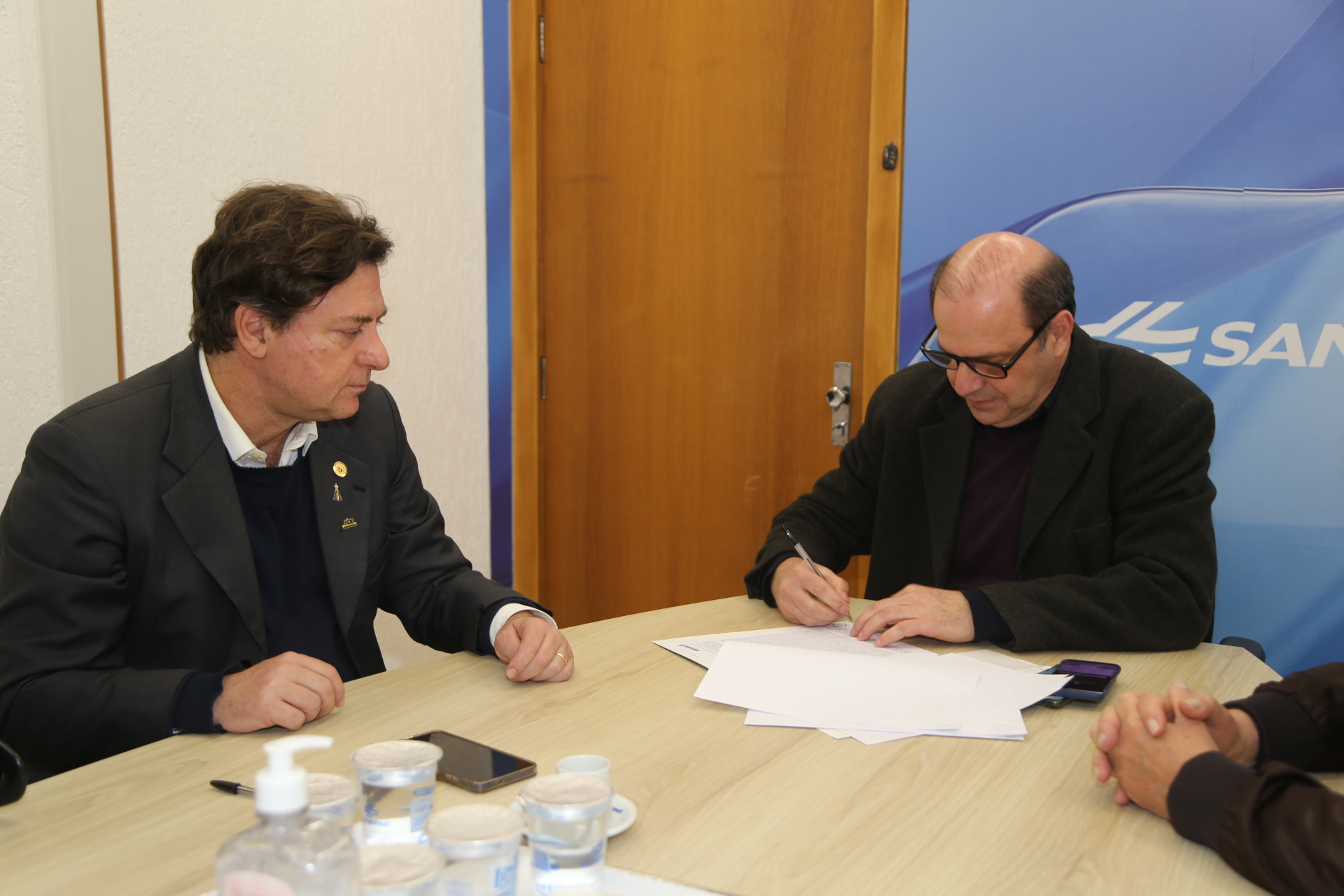 Sanepar Rural para Sta Clara em Castro