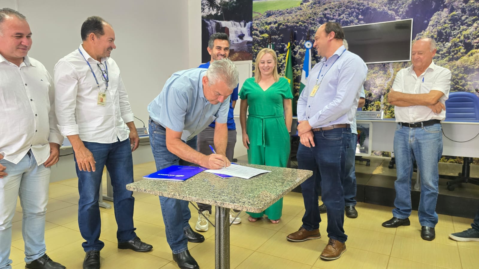 Assinatura obra esgoto faxinal