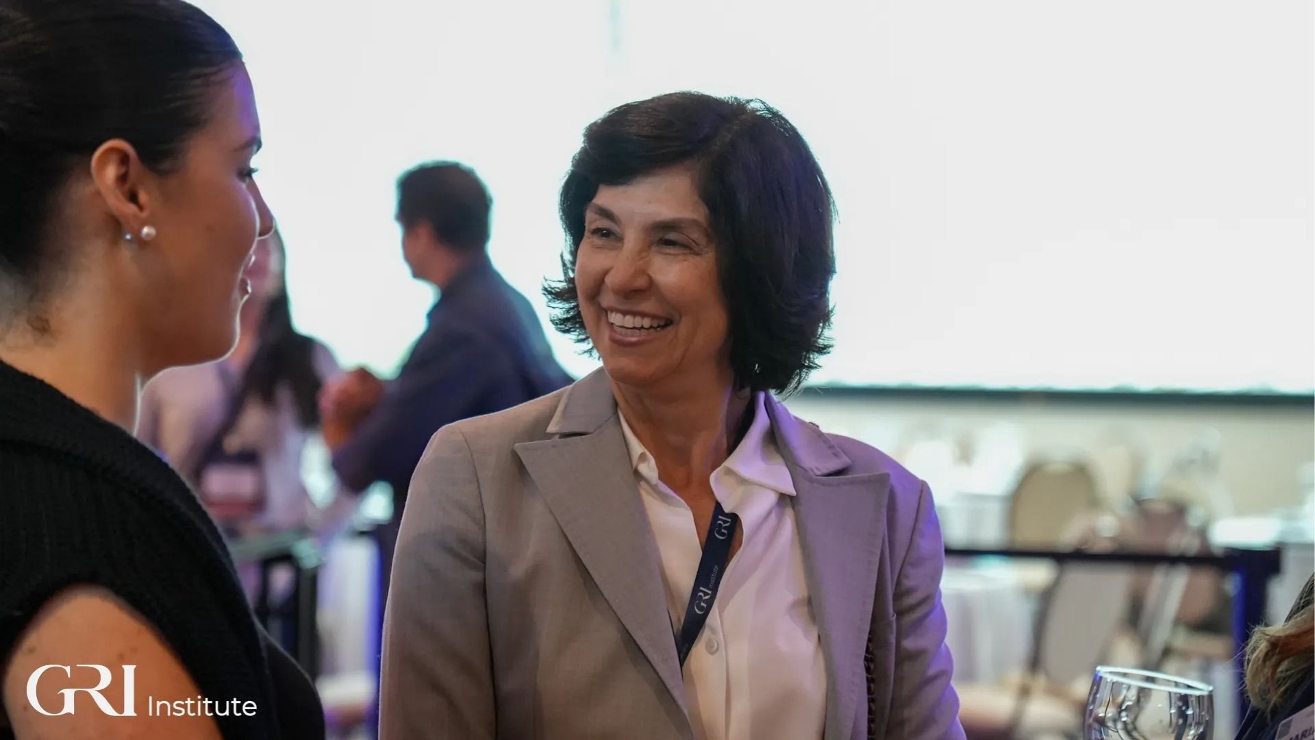 Leura Lúcia Conte de Oliveira, Diretora de Investimentos, recebe premiação