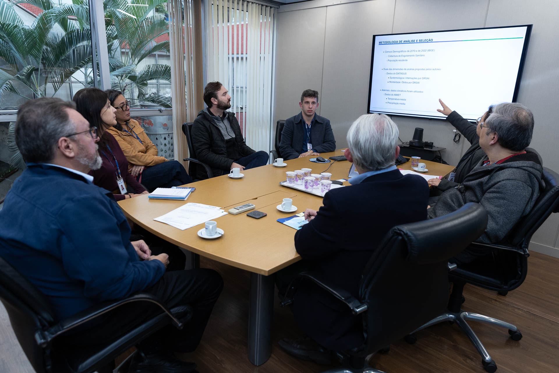 Ipardes apresenta para a Sanepar o estudo sobre a relação entre o saneamento e a incidência de DRSAIs no Paraná.