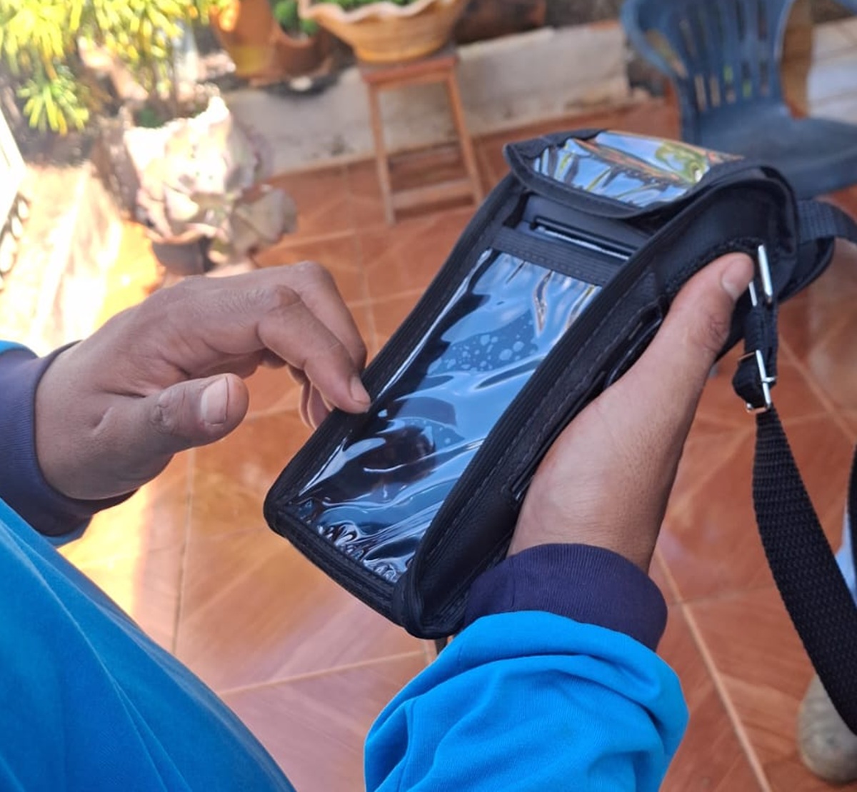 imagem mostra máquina de cobrança de cartão