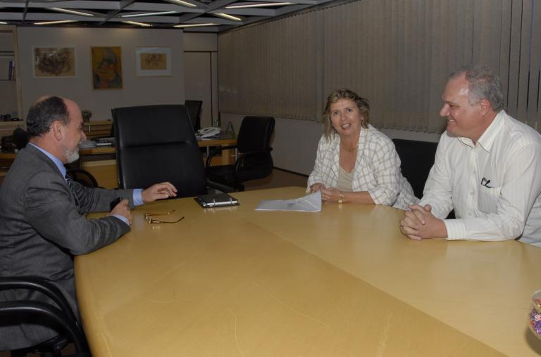 110427_sanepar_pode_sediar_entrega_do_pnqs_cassilda_abes.jpg