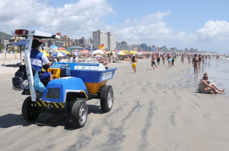 120104_retirada_de_lixo_da_orla_conta_com_a_aprovacao_dos_veranistas26.jpg