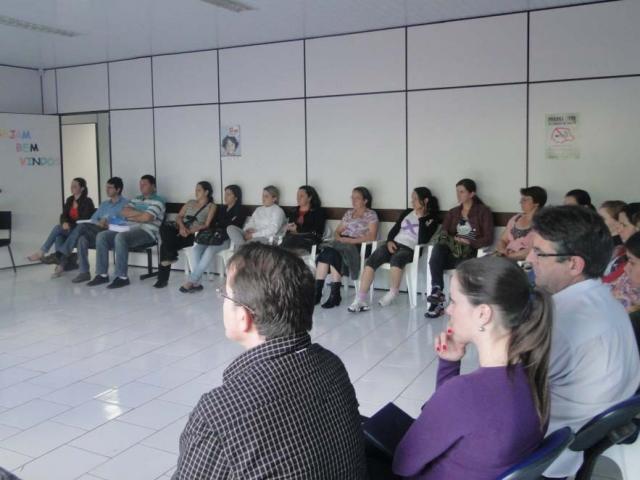 120524_sanepar_e_prefeitura_de_dois_vizinhos_formam_agentes_para_trabalho_socioambiental_1.jpg