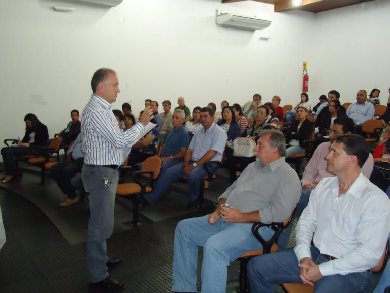130418_ubirata_-_os_assinada_e_audiencia_publica1.jpg