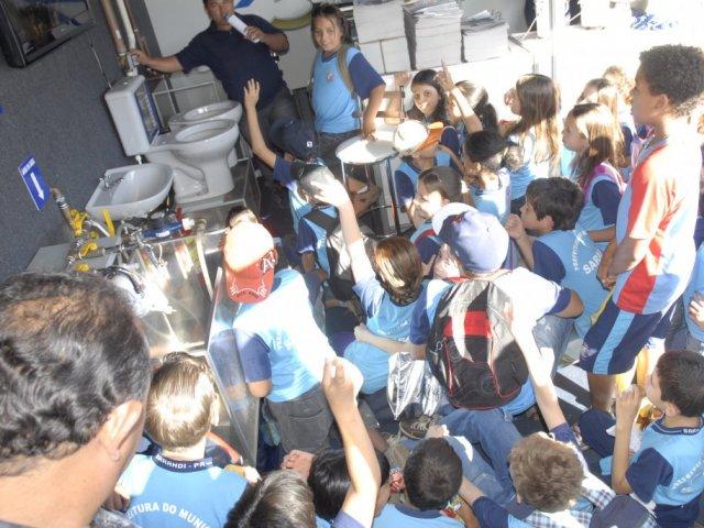 130514_estande_da_sanepar_na_expoinga_recebe_mais_de_20_mil_visitantes_11.jpg