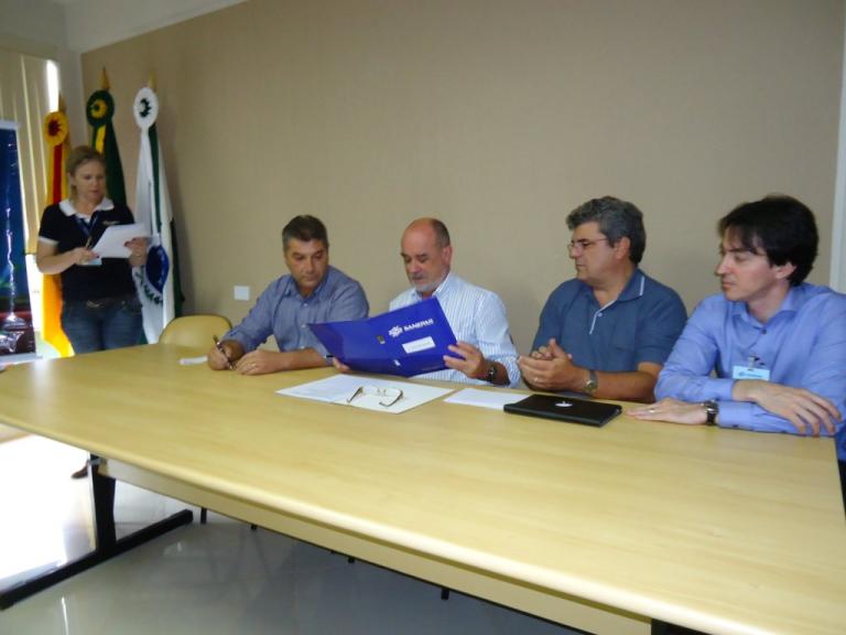 130517_eng_beltrao_-_assinatura_ordem_de_servico_3.jpg