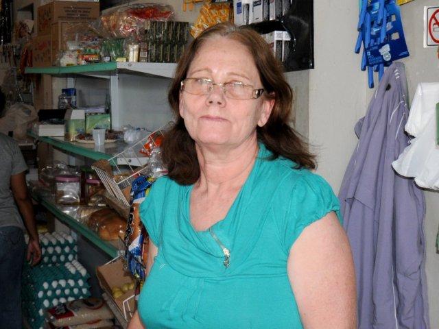 130828_-_apucarana_obra_esgoto_moradores_e_trabalhadores_-_051_leonilda.jpg