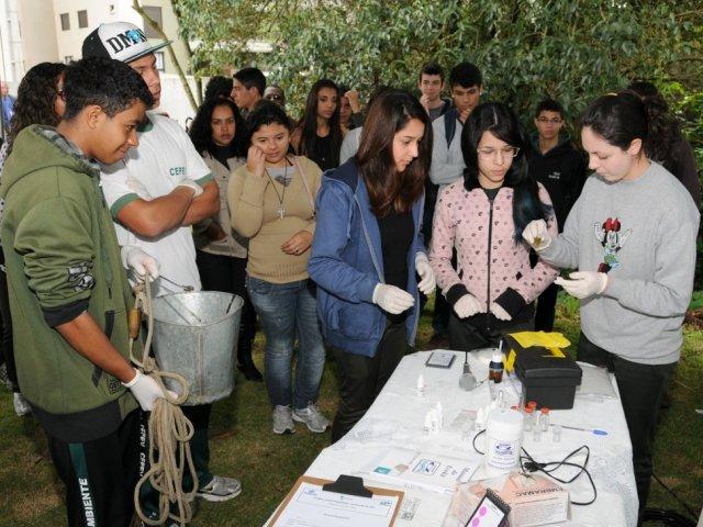 131002_projeto_escola_ao_rio_lancamento_2_primeira_coleta.jpg