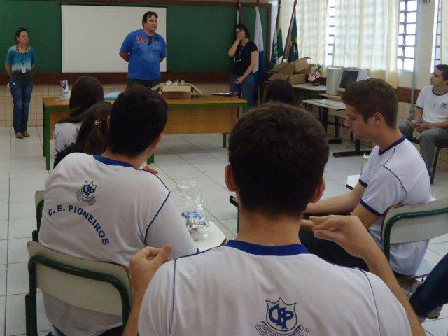 131009_foz_plantio_escola_rio5.jpg