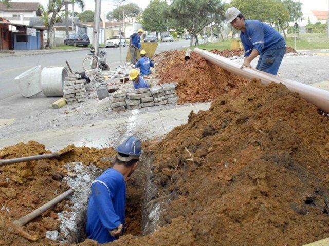 131017_contato_com_a_comunidade_previne_mau_uso_da_rede_coletora_-_obras_de_esgoto_6.jpg