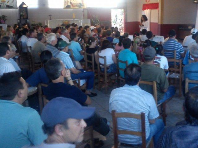 131031_coronel_vivida_-_moradores_recebem_orientacao_sobre_esgoto.jpg