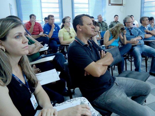 131120_-_cianorte_-_campanha_coleta_seletiva_4.jpg