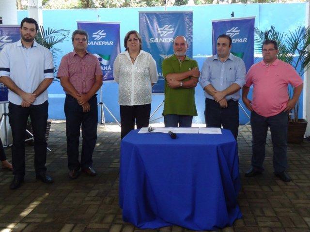 14.02.14_assinatura_contratos_foz.jpg