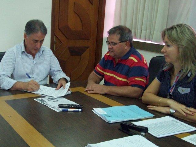 140305_-_termo_aditivo_cascavel_8.jpg