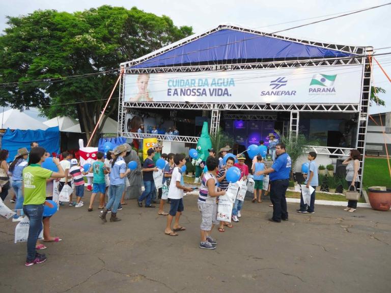 140321_umuarama_-_feira_-_trilha_dos_sentidos_2.jpg