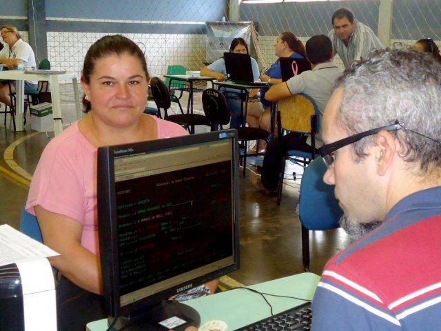 140331_-_foz_-_sanepar_nos_bairros_-_cleusa_cruz_-_foto_1.jpg