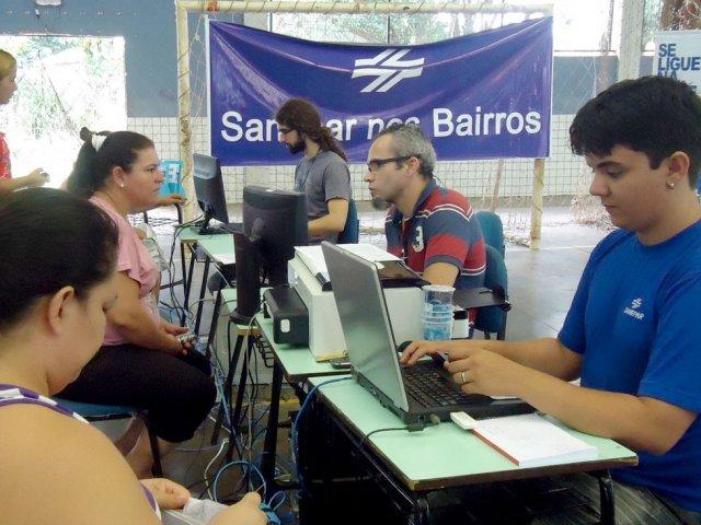 140331_-_foz_-_sanepar_nos_bairros_-_foto_3.jpg