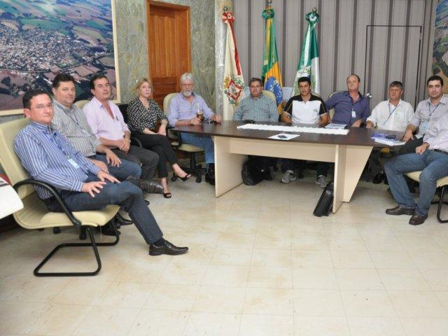140507___reuniao_emilia_e_prefeito_de_corbelia__3_.jpeg