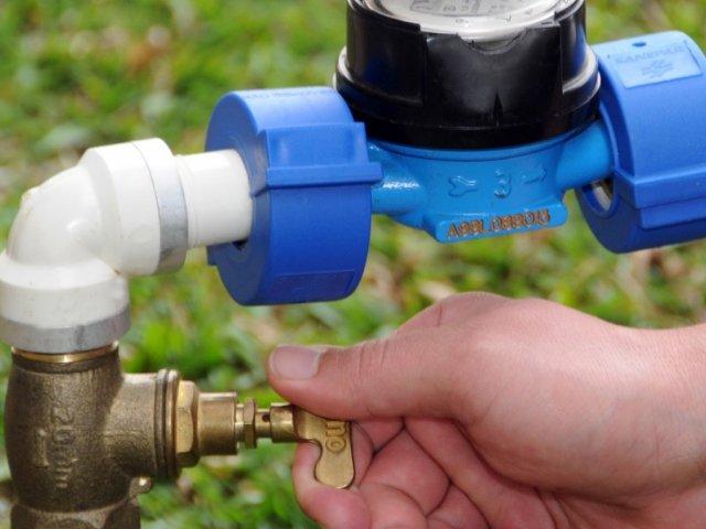 141216_-_periodo_de_ferias_-_cuide_dos_vazamentos_de_agua_-_sanepar.jpg