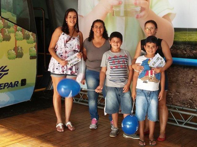 150413_-_londrina_-_expo_-_visitantes__1.jpg