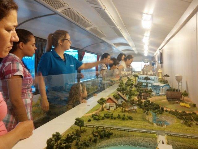 150413_-_londrina_-_expo_-_visitantes__2.jpg