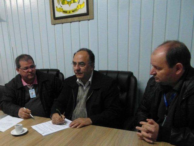 150609_-_vere_-_assinatura_contrato_3.jpg